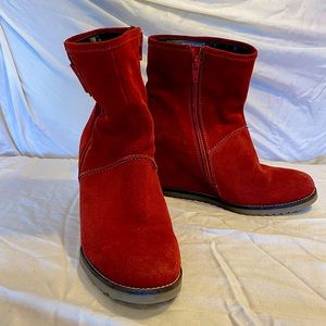 Diba size 8 M Lock It Up booties